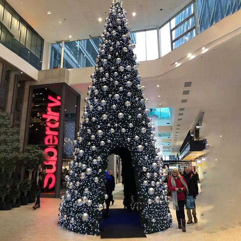2025 Year New Product Large Outdoor Waterproof PVC Christmas Tree with LED Lights Decorated Big Christmas Tree - 图片 5